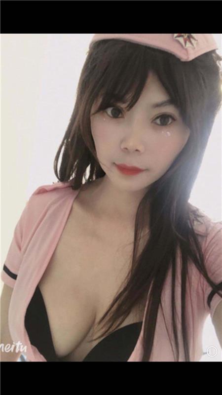 新来的身材不错性价比极高的妹子