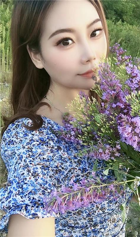 身材不错的美女
