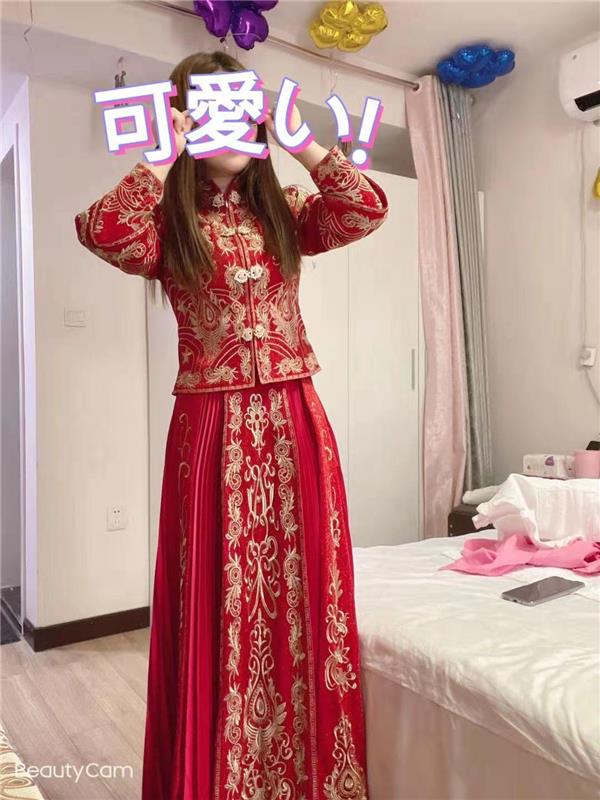 贵阳观山湖区穿婚服的女人