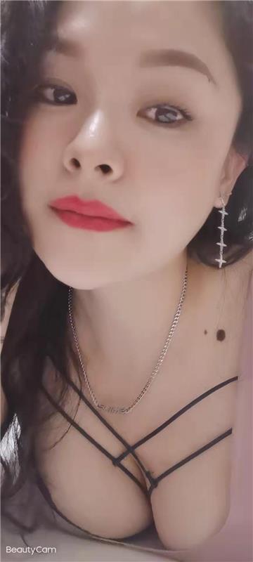 大奶小美，喜欢玩奶的兄弟们有福了
