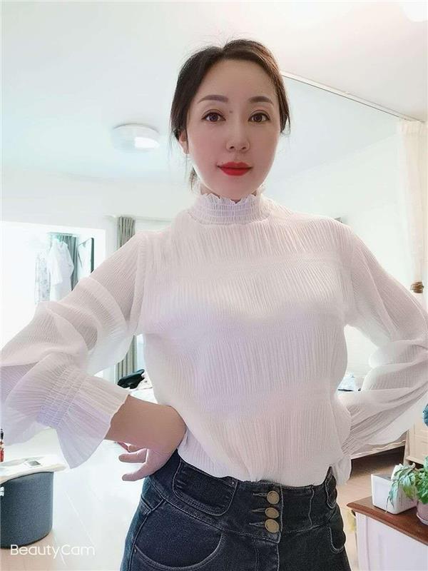 红牌小姐小卷毛