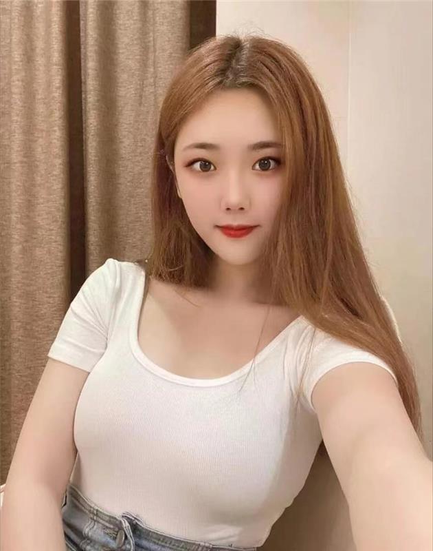 约占大胸妹，满嘴的骚话。