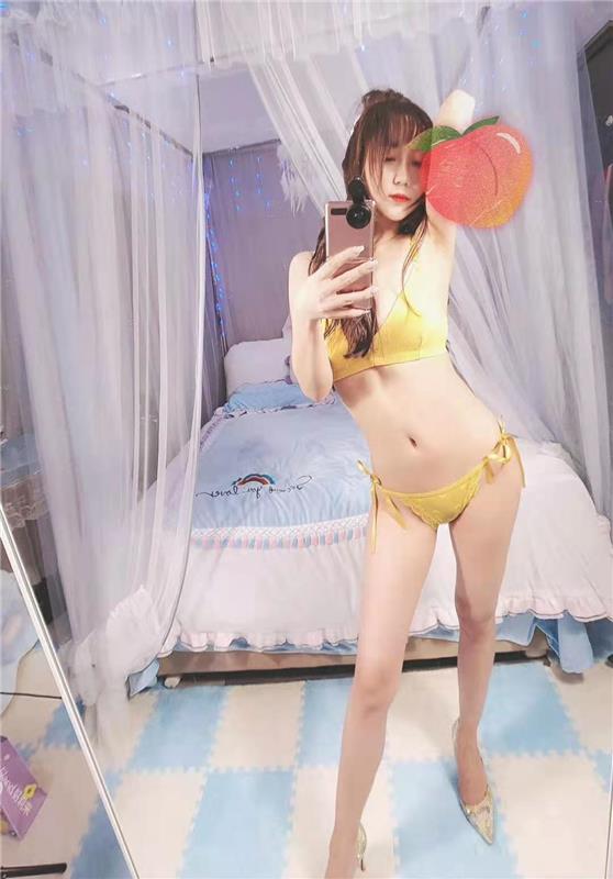 大长腿的一个性感妹子