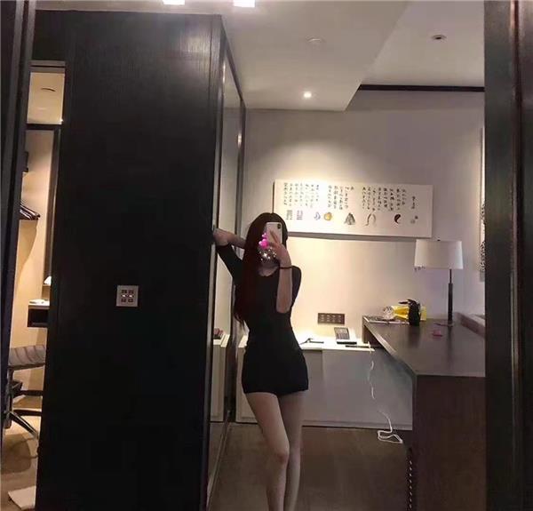 身材很好的小姐姐