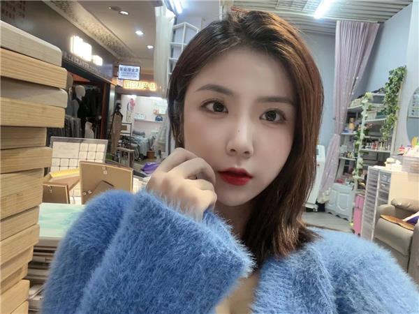 闵行肉感高颜妹子