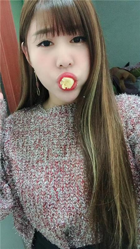 长腿大奶骚货苗苗