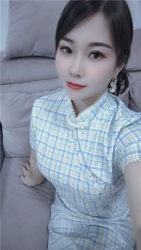 惠城舌吻大胸妹