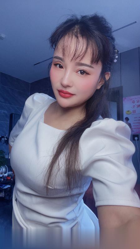 E奶少妇杨洋