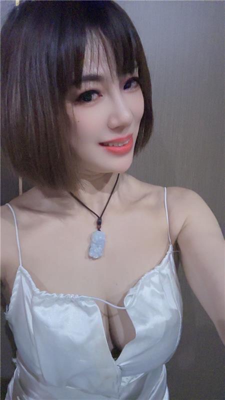 能抱头猛插的媚娘