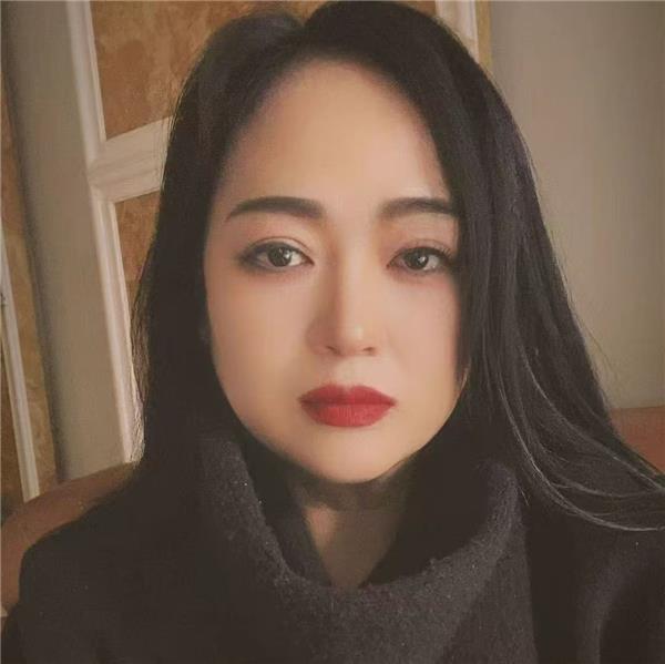 刚下水的四川少妇