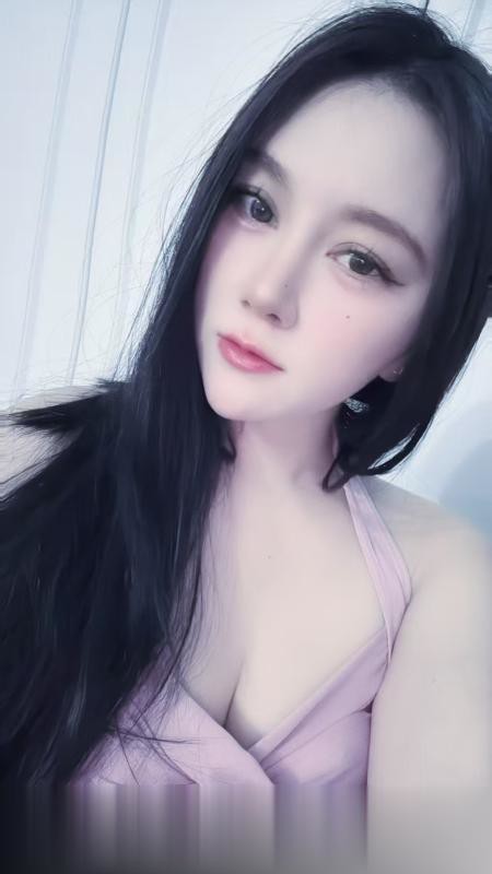 酷似热巴的中项小姐姐