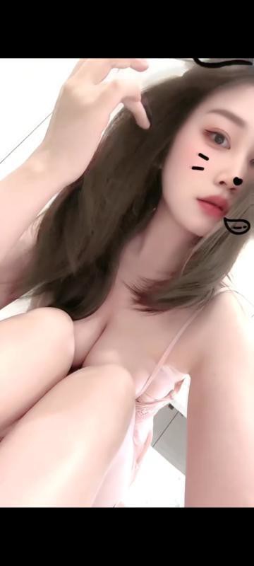 南山肤白貌美大长腿