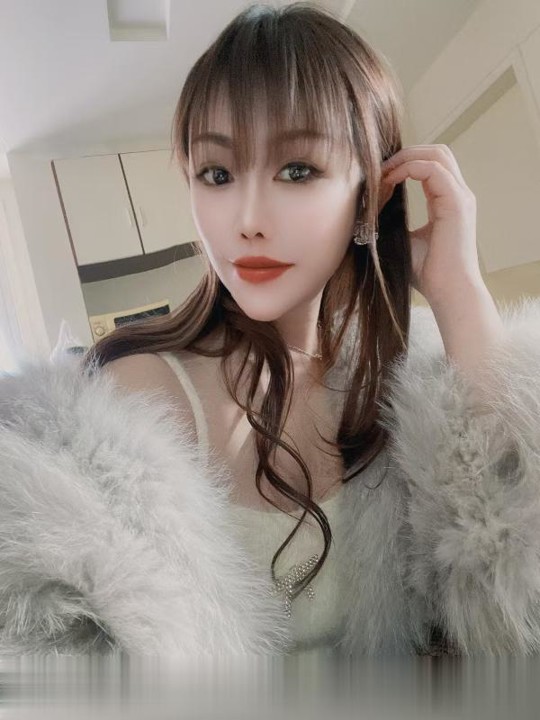 网红脸颜值妹子