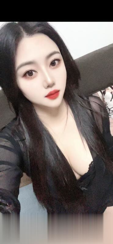 性感胸大小姐姐