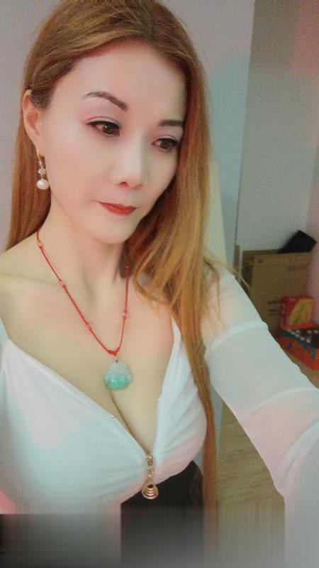 大奶服务系少妇