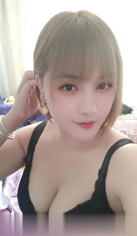 黄岛天然大胸妹