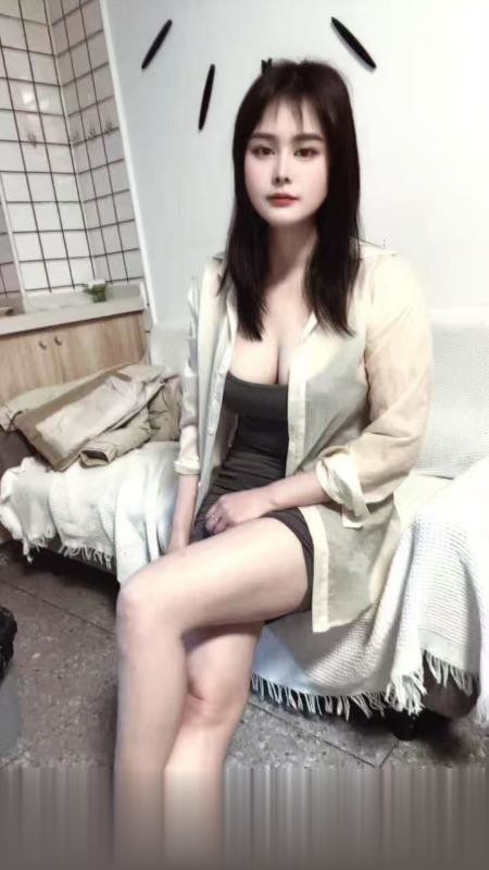 浦东丰满大胸妹丹妮