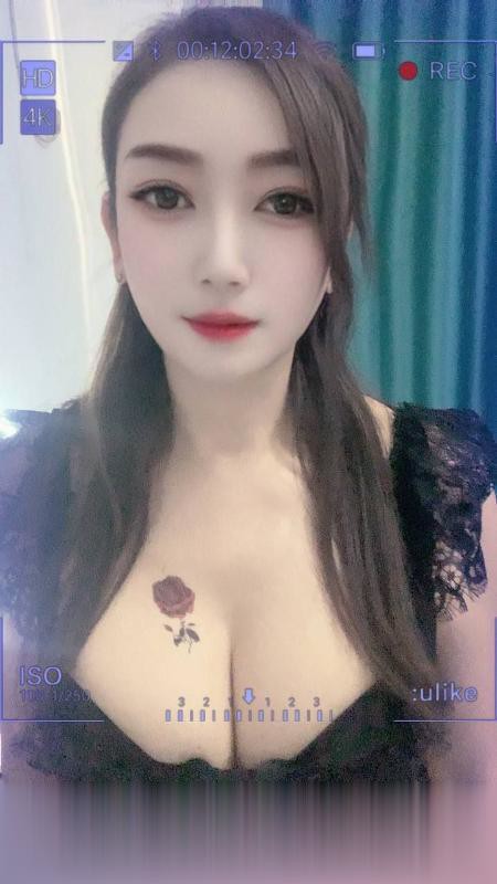 大胸美熟女施彤