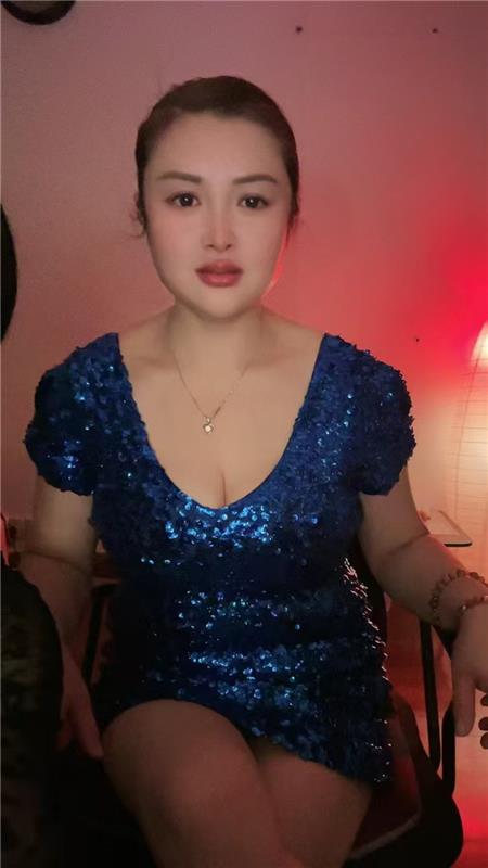 胸大活好泄火熟女