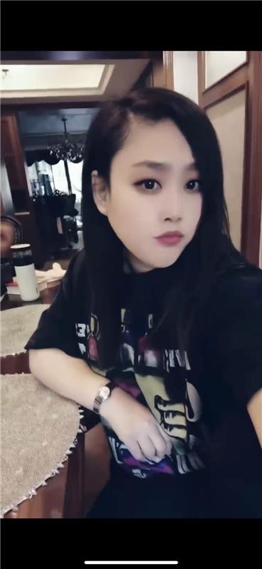 凤楼兼职小姐姐