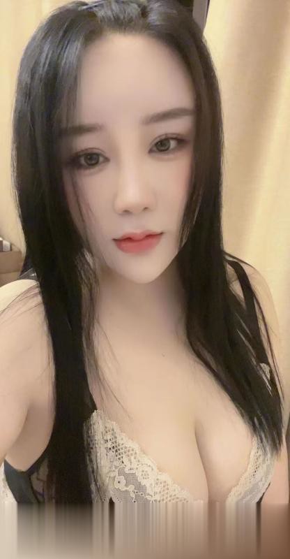 制服控豪乳小苹果