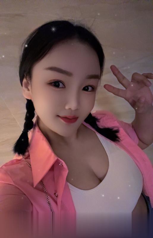 俏皮性感小护士