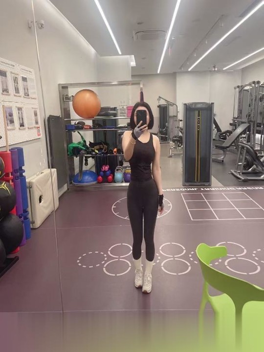 爱健身的小姐姐