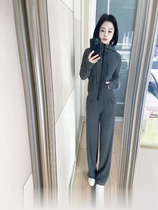 爱健身的小姐姐