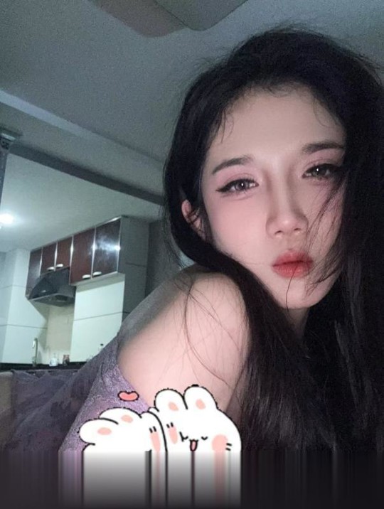 大胸漂亮年轻小姐姐