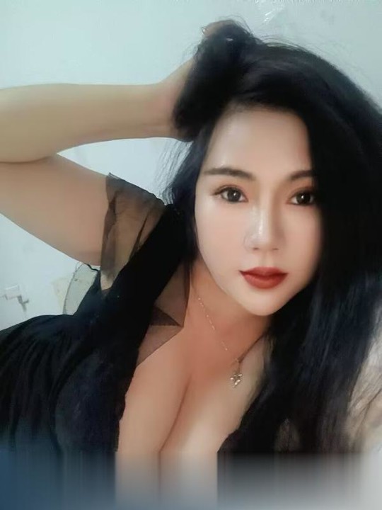 美乳少妇..
