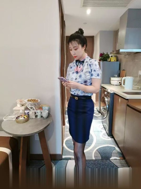 大屁股熟妇姐姐