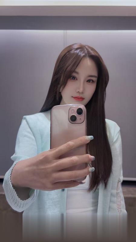 肤白颜值女友西宝