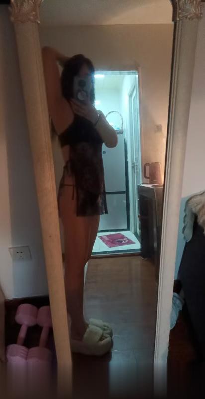 四川皮肤白貌美骚货