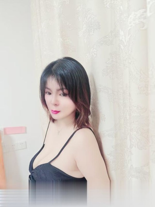 丰腴大奶子姐姐