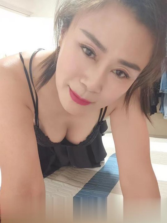 山东微胖气质熟女