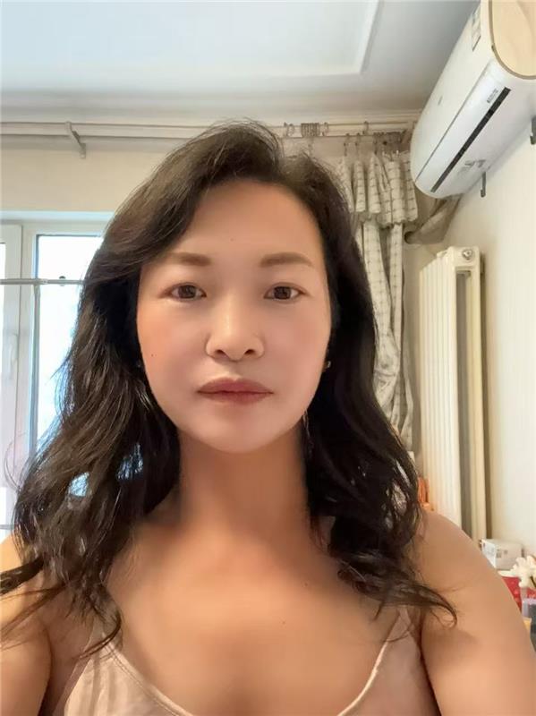 高挑性感的熟女