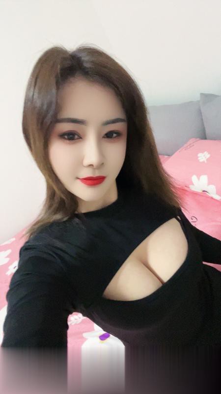 大胸服务好骚妇