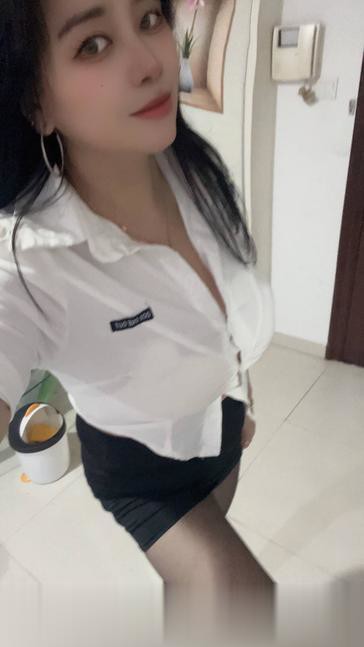 长腿大胸少妇体验