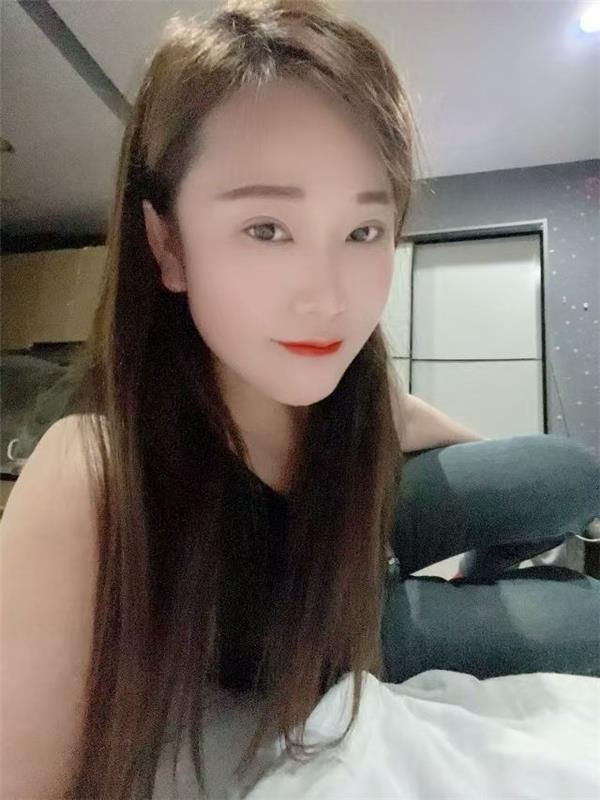 性感丰满辣妹小姐姐