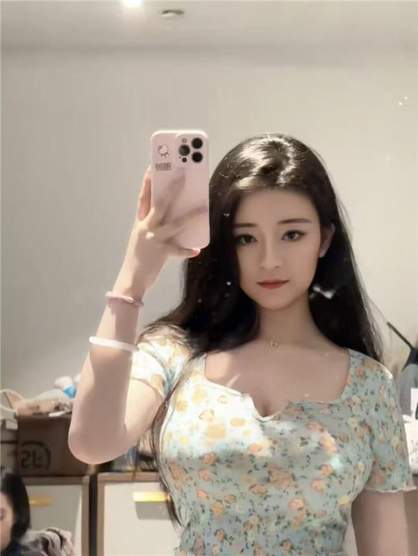 奉贤童颜巨乳妹妹