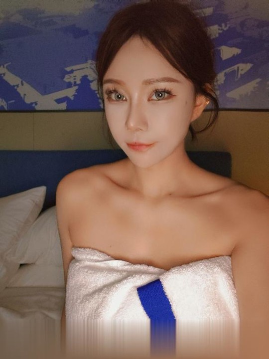 短发少女翻云覆雨