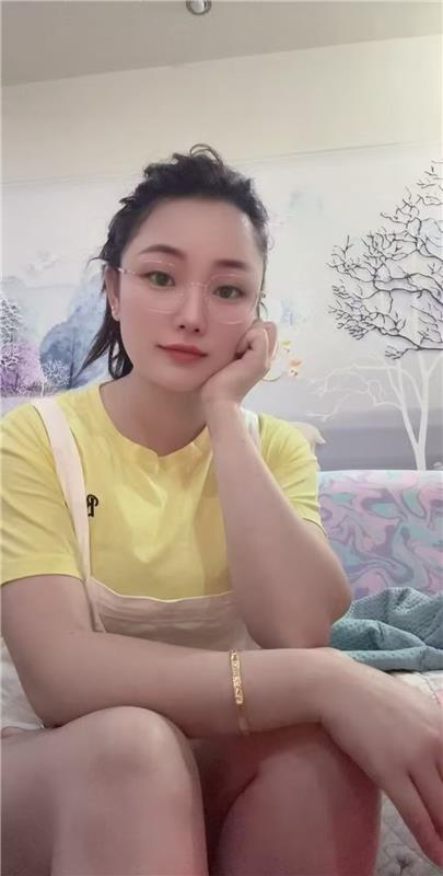 呼市淼淼眼睛御