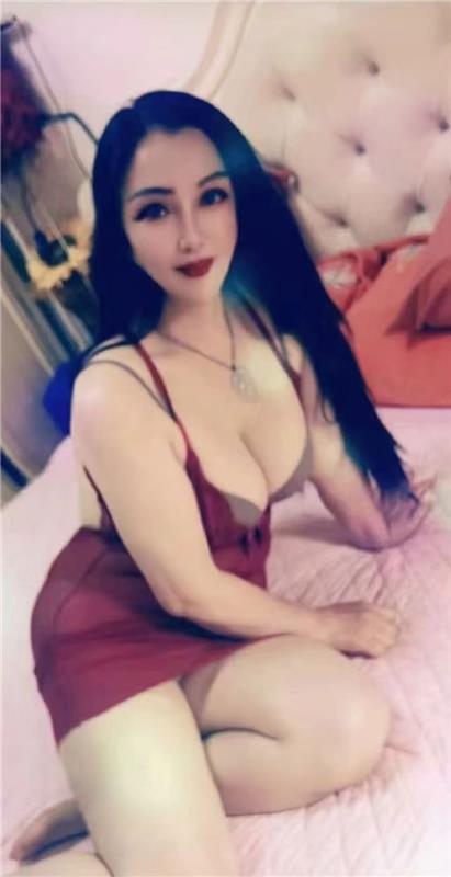 服务系丰乳肥臀熟女姐姐