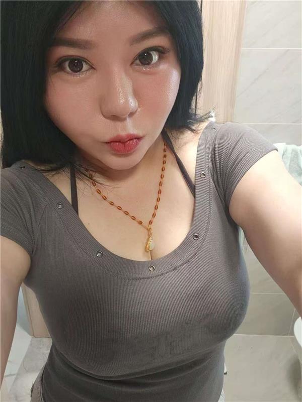 栖霞38D大波御姐