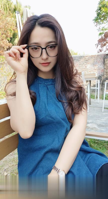 越秀熟女眼镜姐姐