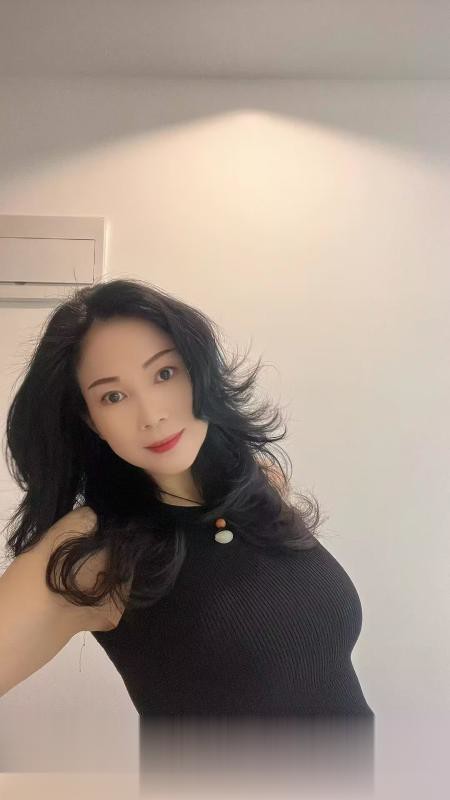 观音桥丰满少妇有舔脚