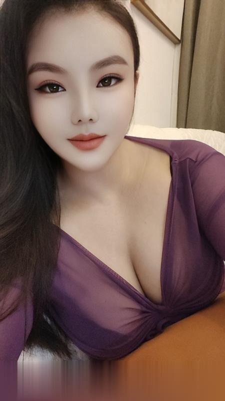 蛇吻服务型大奶大臀