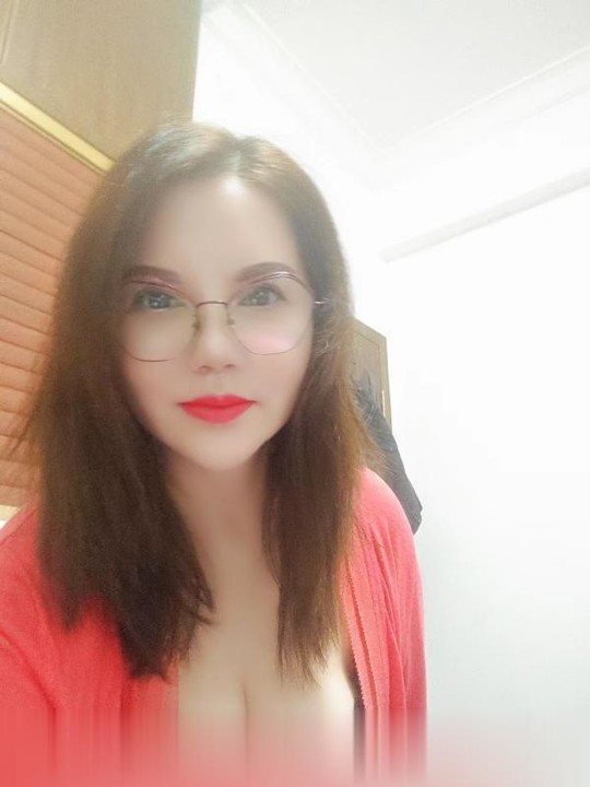 白云梅花园骚妇