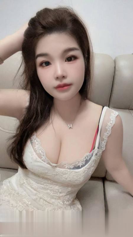 海珠完美大奶妹子