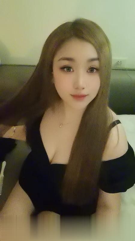 白云大胸妹开心